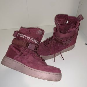 Nike Air Force 1 SF force is female HIGH